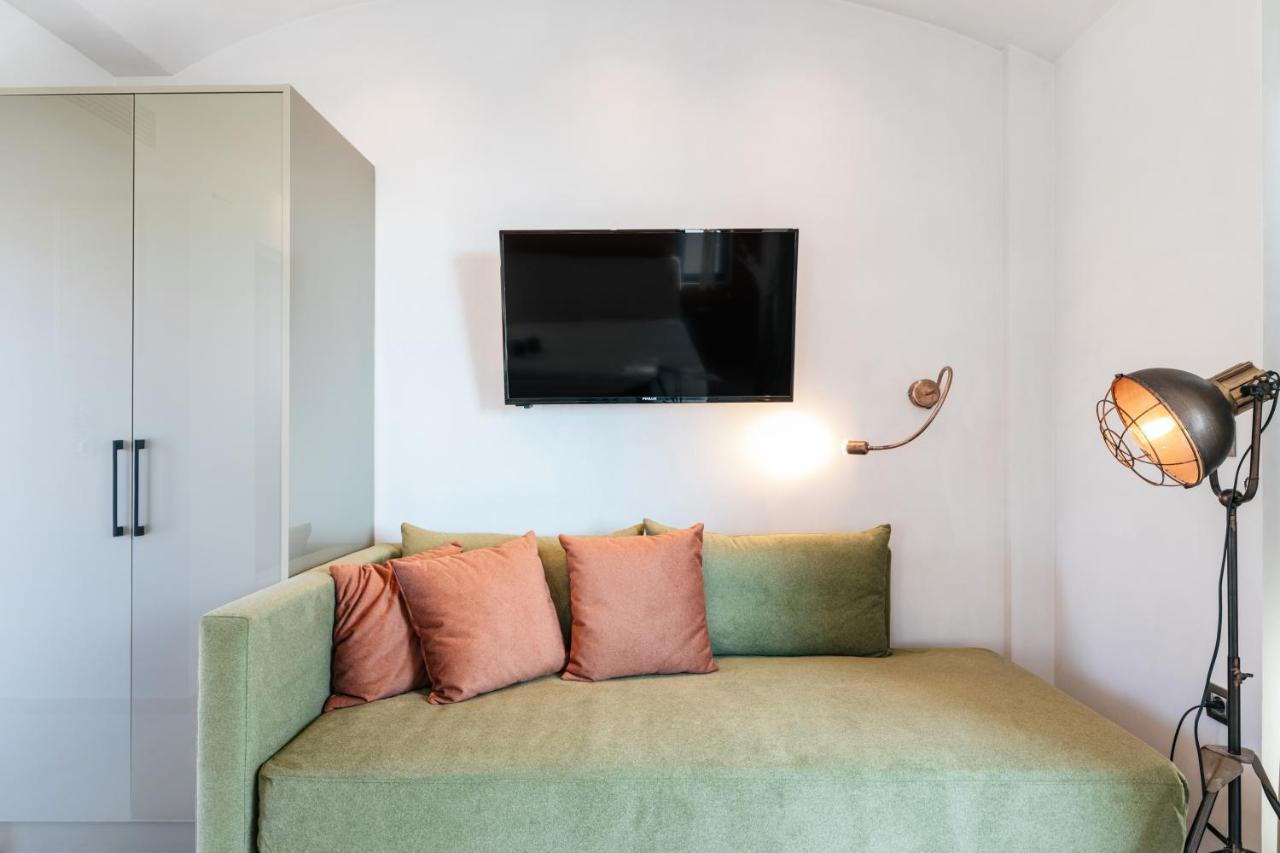 Cocooning Suites By Blue Carpet Pefkochori Exterior photo
