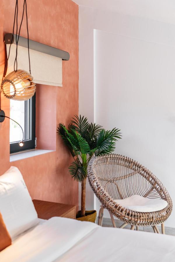 Cocooning Suites By Blue Carpet Pefkochori Exterior photo