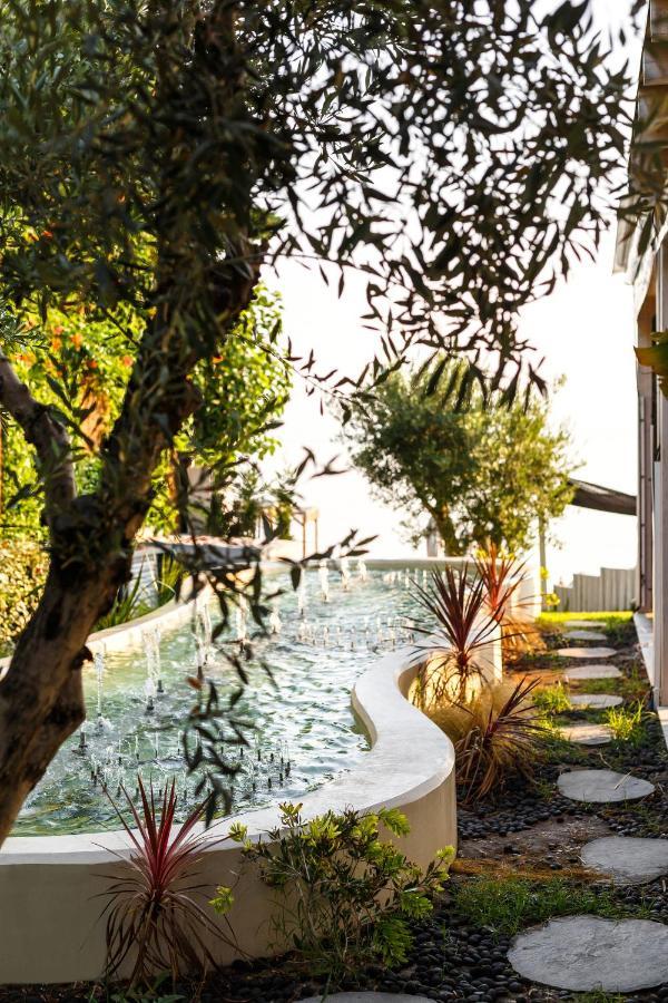 Cocooning Suites By Blue Carpet Pefkochori Exterior photo