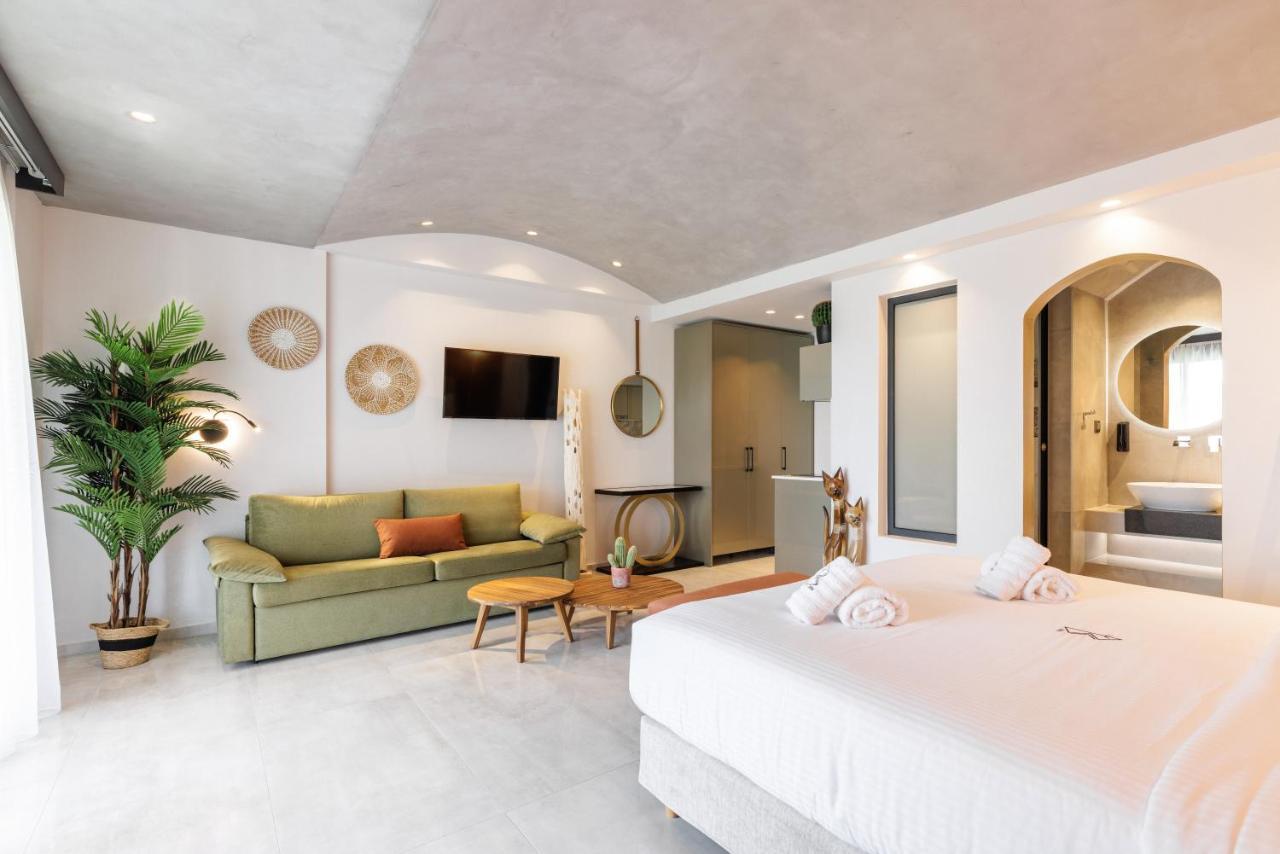 Cocooning Suites By Blue Carpet Pefkochori Exterior photo