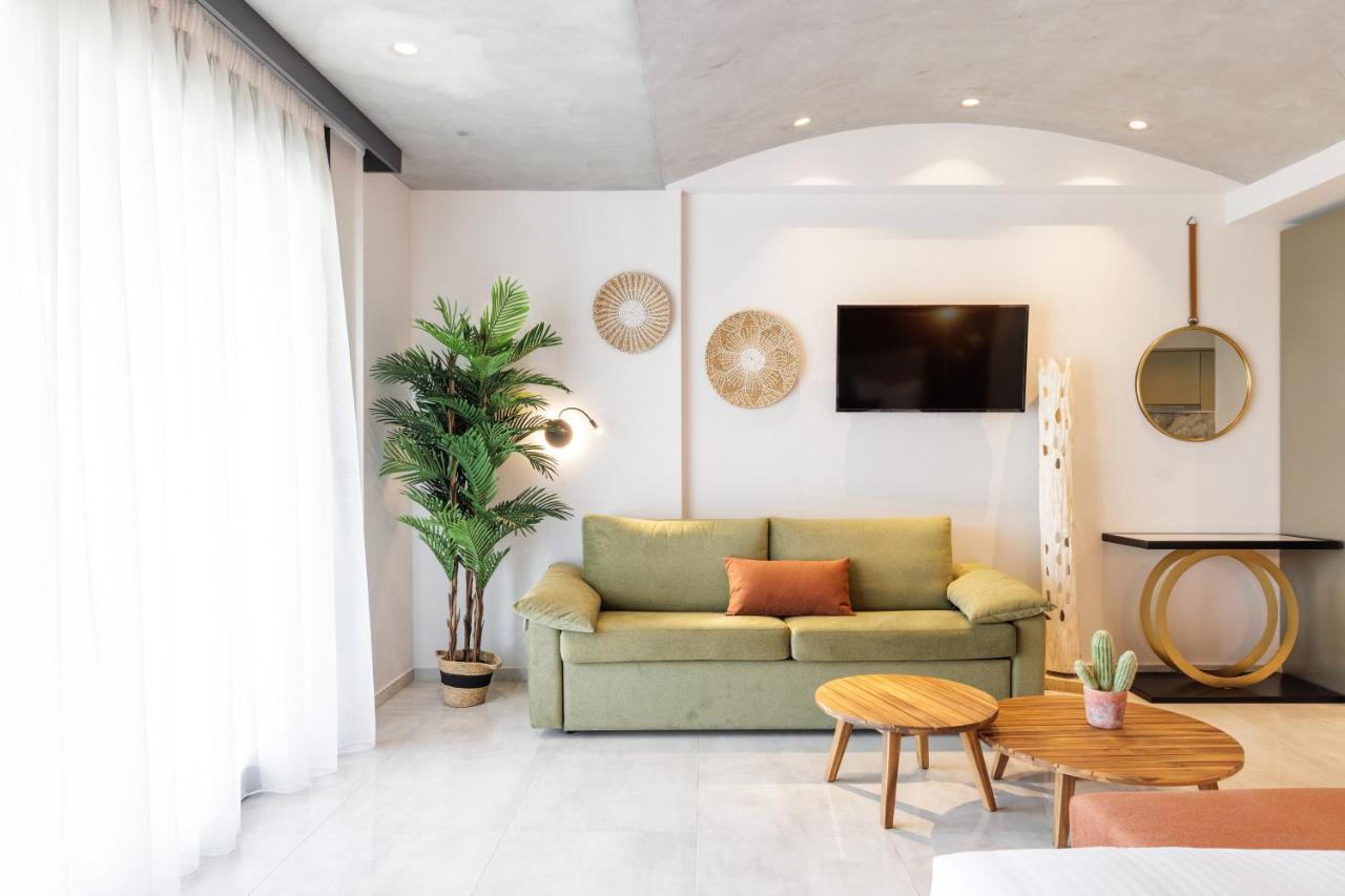 Cocooning Suites By Blue Carpet Pefkochori Exterior photo