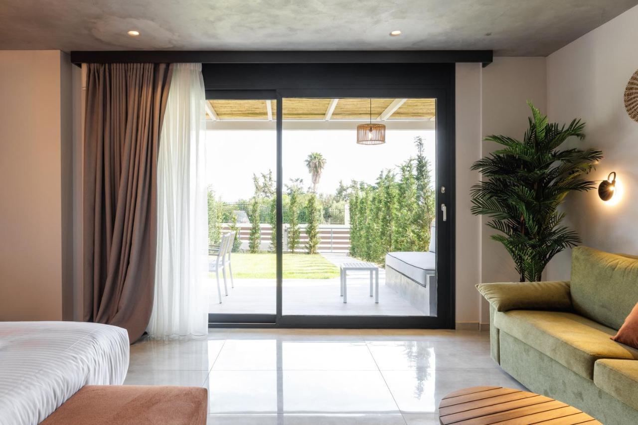 Cocooning Suites By Blue Carpet Pefkochori Exterior photo